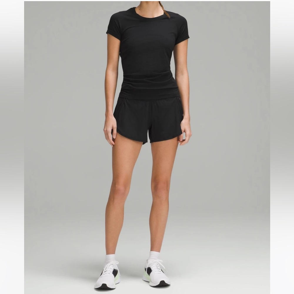 NWT Lululemon Tracker Low Rise 4” Shorts in Black - Picture 2 of 5